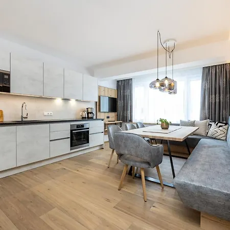 Jaegerheim Aparthotel 4*