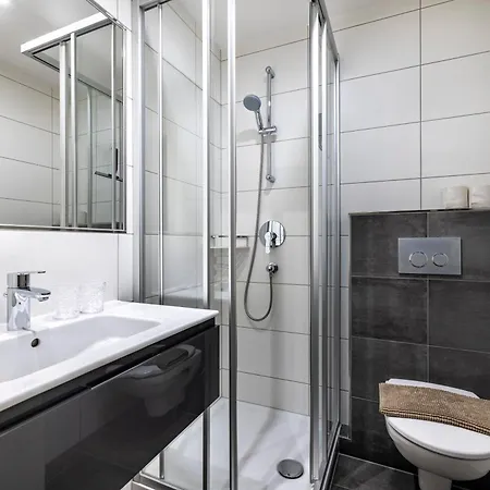 Jaegerheim Aparthotel 4*