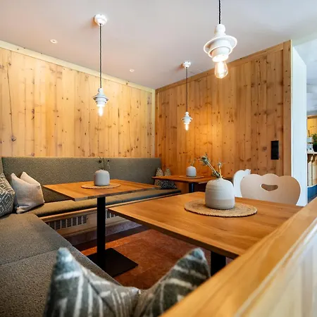 Jaegerheim Aparthotel 4*