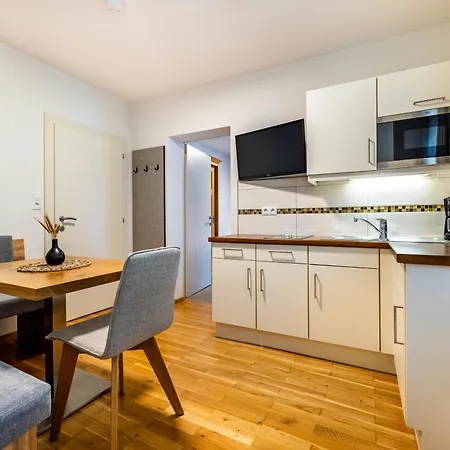 Jaegerheim Aparthotel 4*